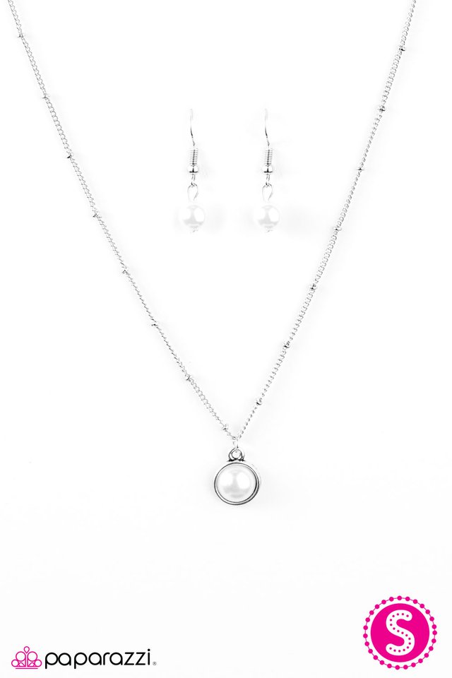 Paparazzi ♥ SEA-cretly Yours - White ♥ Necklace