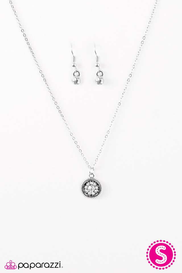 Paparazzi ♥ A GLEAM Act - White ♥ Necklace