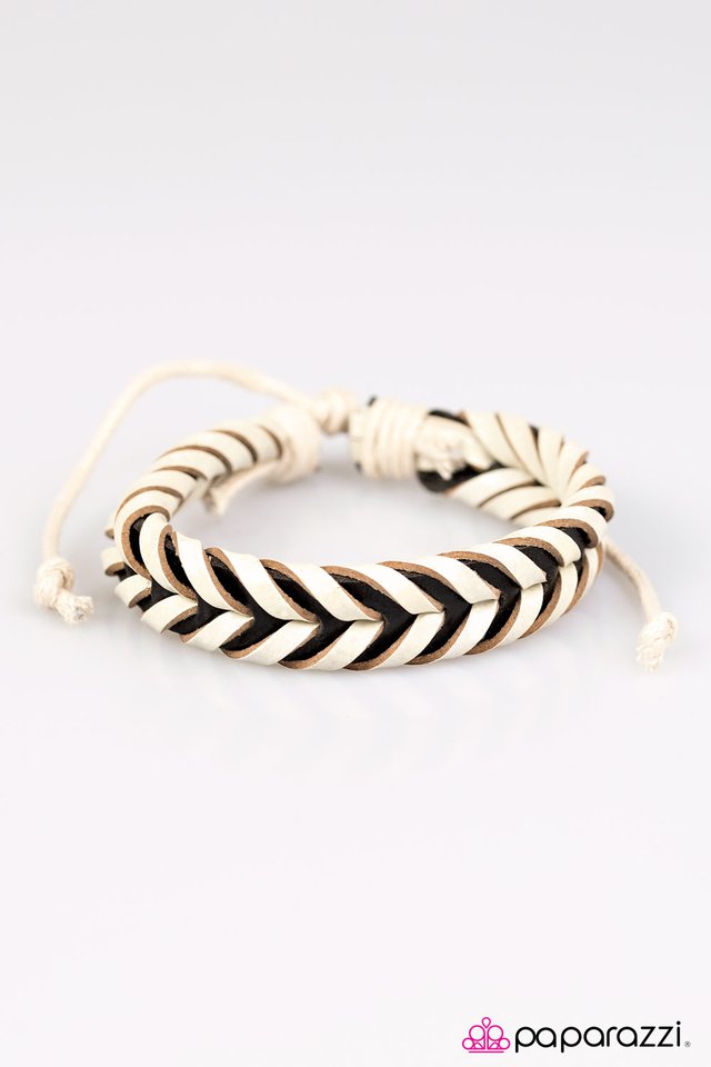 Paparazzi ♥ ZOO Much Of A Good Thing - White ♥ Bracelet