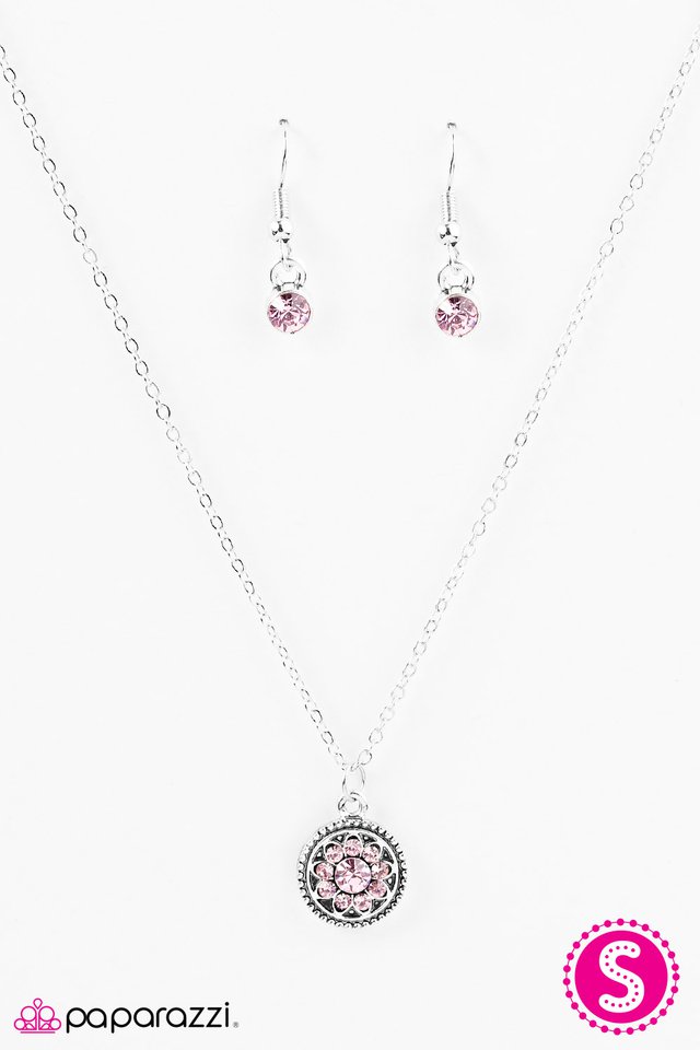 Paparazzi ♥ A GLEAM Act - Pink ♥ Necklace