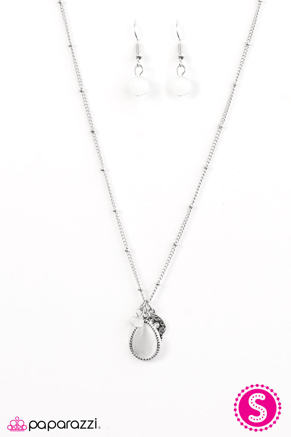 Paparazzi ♥ Stellar Splendor - White ♥ Necklace