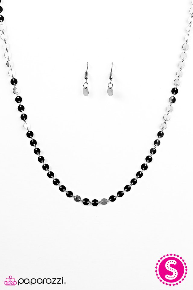 Paparazzi ♥ Let There Be SPOTLIGHT - Black ♥ Necklace
