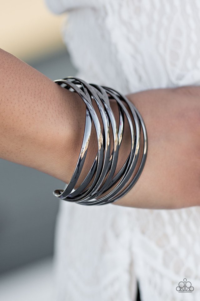 Paparazzi ♥ FIERCE Things FIERCE - Black ♥ Bracelet