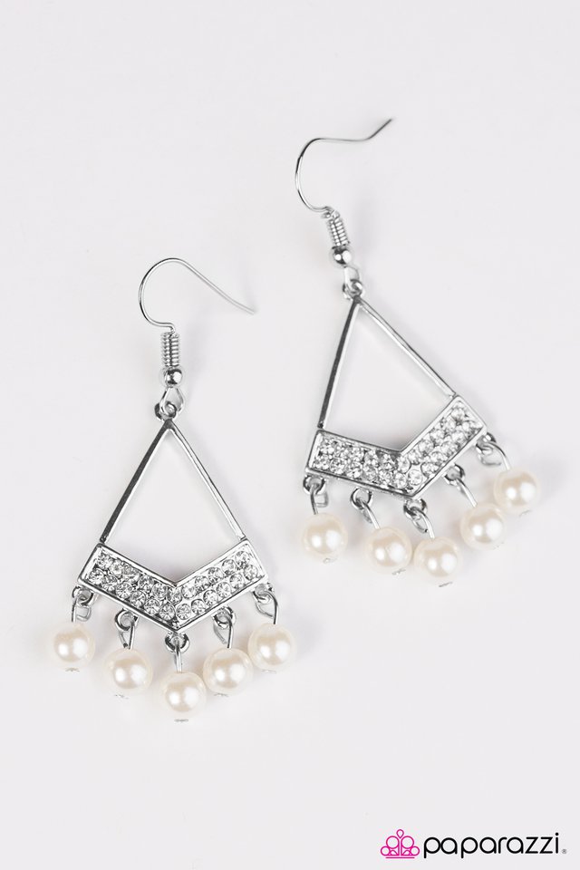 Paparazzi ♥ The GLAM Prize Winner - White ♥ Earrings