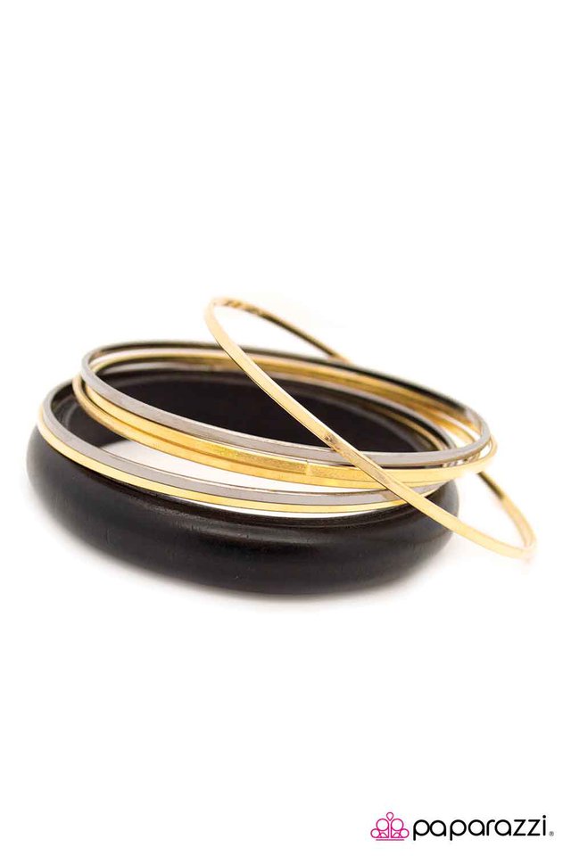 Paparazzi ♥ Sent into Orbit - Black ♥ Bracelet