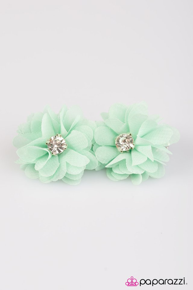 Paparazzi ♥ Flower Patch Fashion - Green ♥ Hair Clip