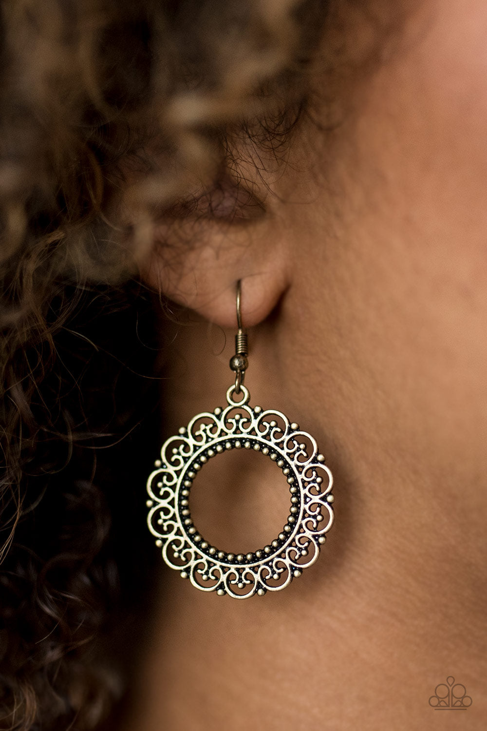 Paparazzi ♥ West Is Best - Brass ♥ Earrings