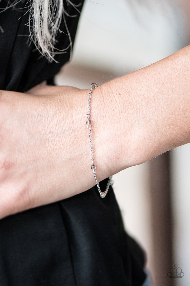 Paparazzi ♥ A Pinch Of Sparkle - Silver ♥ Bracelet