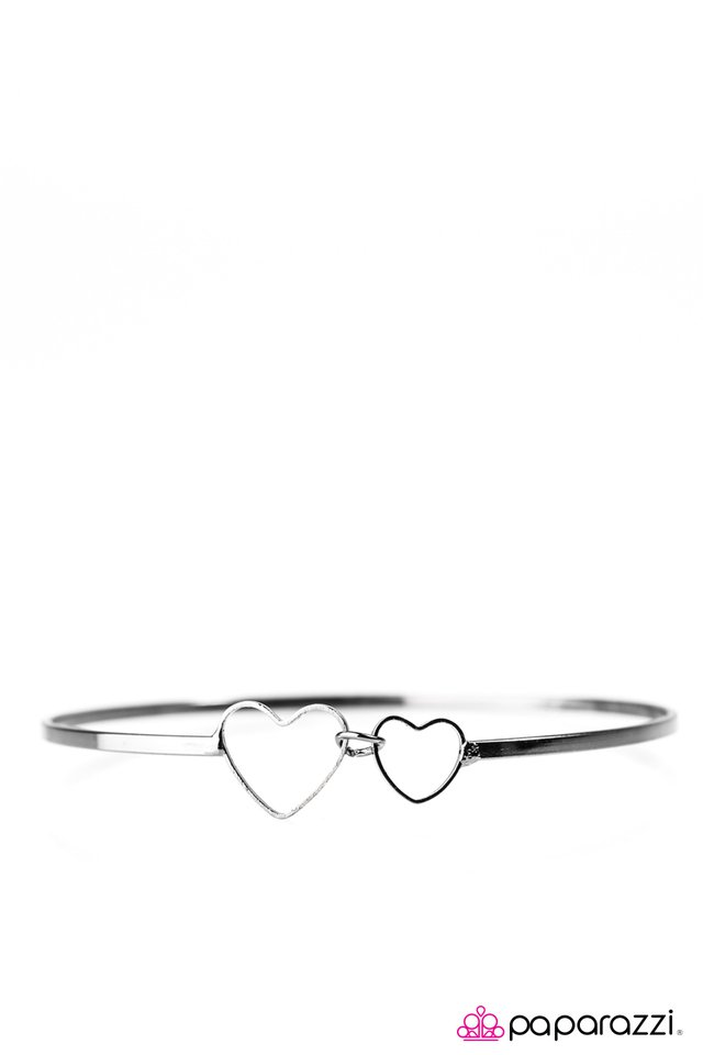 Paparazzi ♥ Beating As One - Black ♥ Bracelet