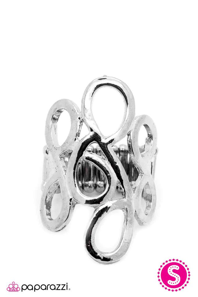 Paparazzi ♥ Twist of Fate - Silver ♥ Ring