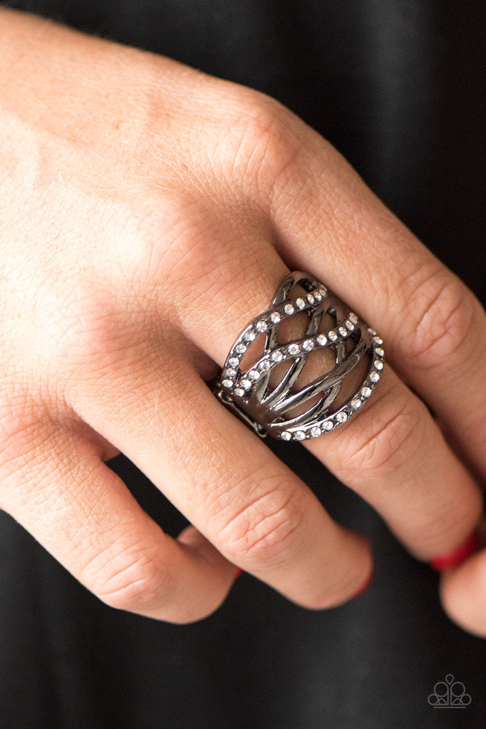 Paparazzi ♥ Wrapped Up In Shimmer - Black ♥ Ring