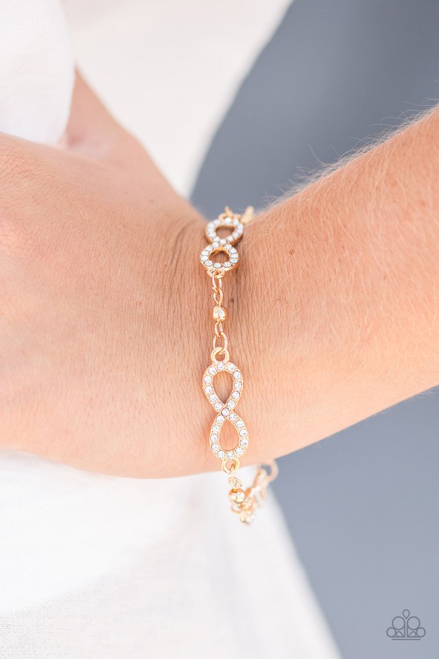 Paparazzi ♥ Time and Time Again - Gold ♥ Bracelet