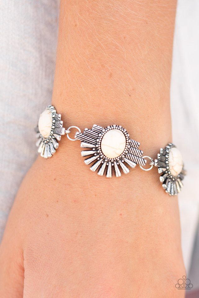 Paparazzi ♥ Desert Marvel - White ♥ Bracelet