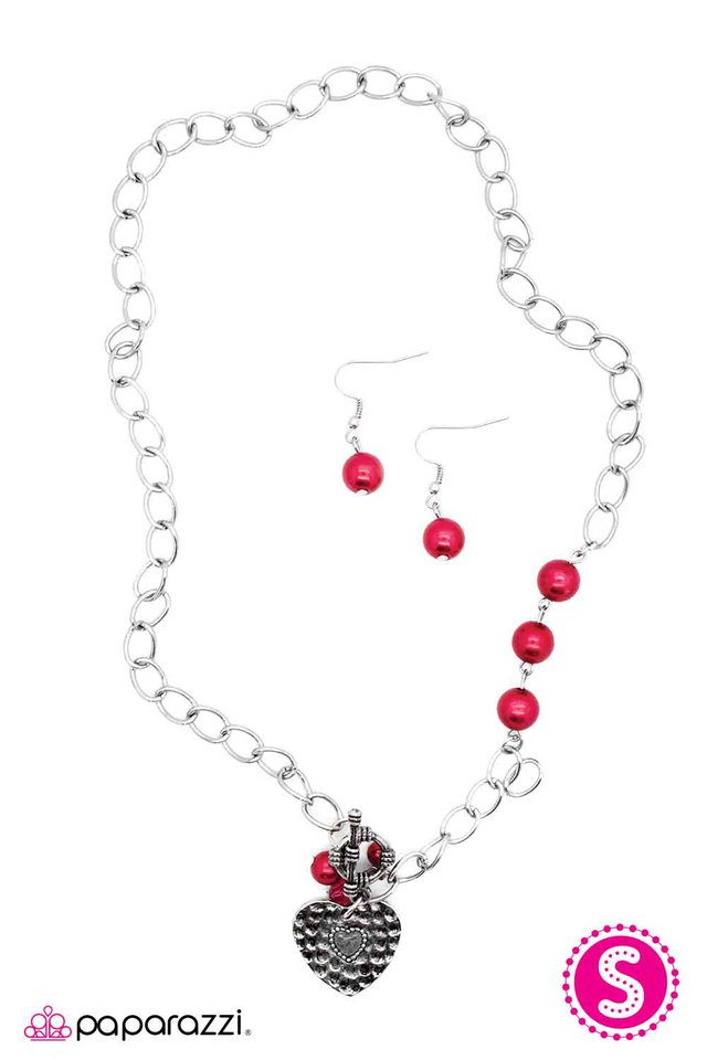 Paparazzi ♥ Heart of the Matter - Red ♥ Necklace