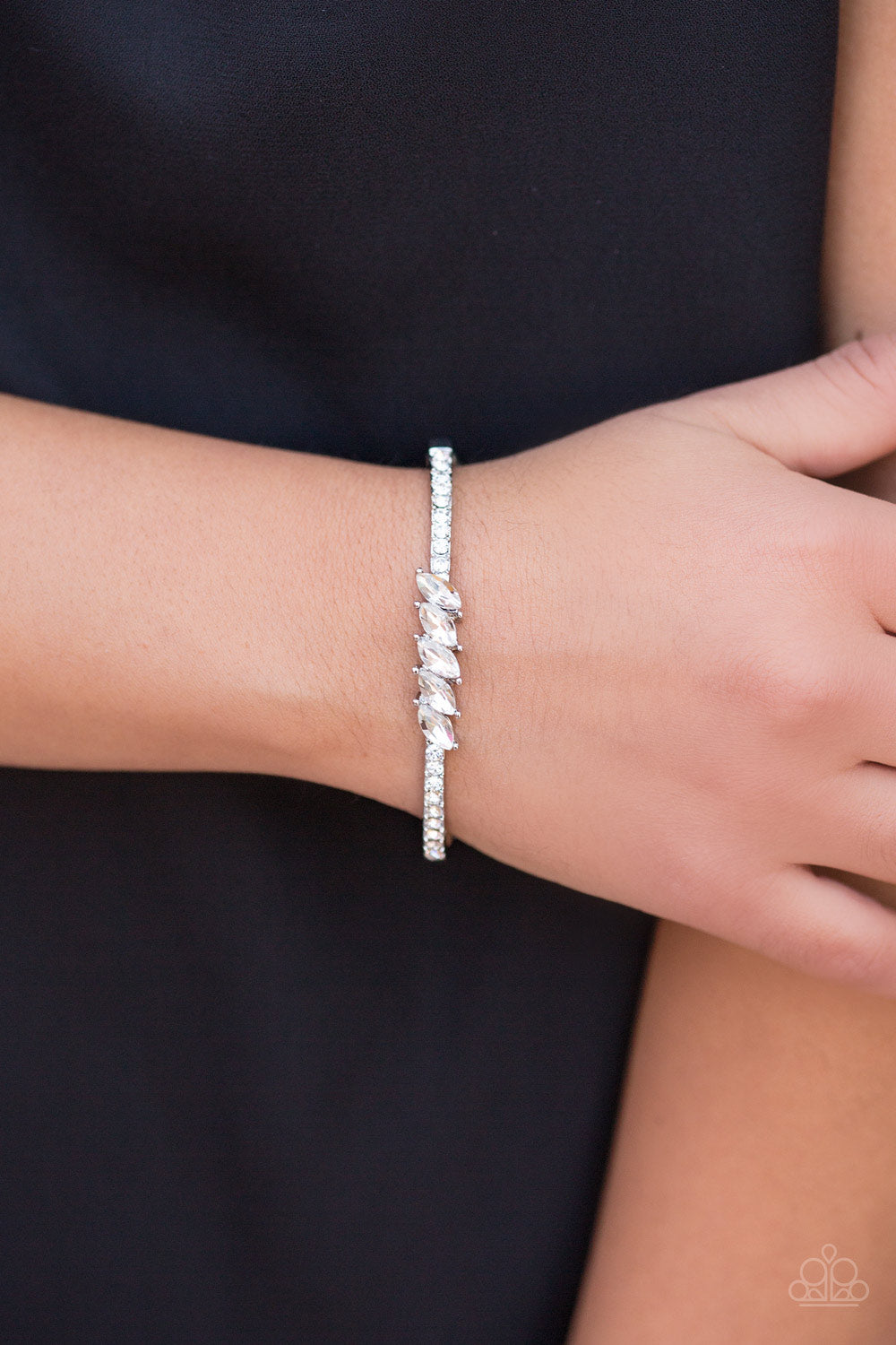 Paparazzi ♥ Lap Of Luxury - White ♥ Bracelet