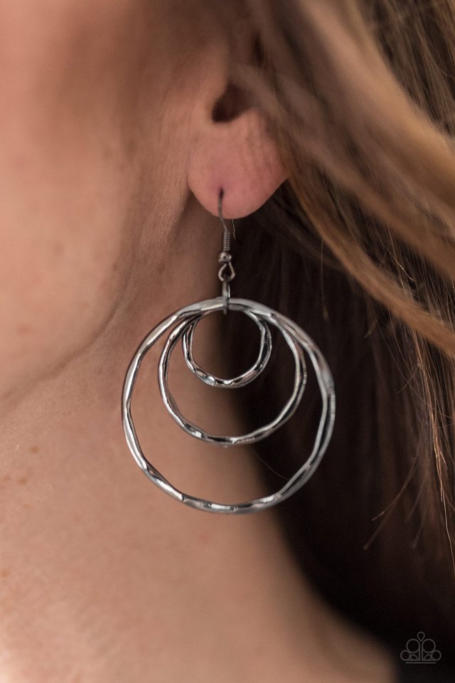 Paparazzi ♥ Whirling Worlds - Black ♥ Earrings