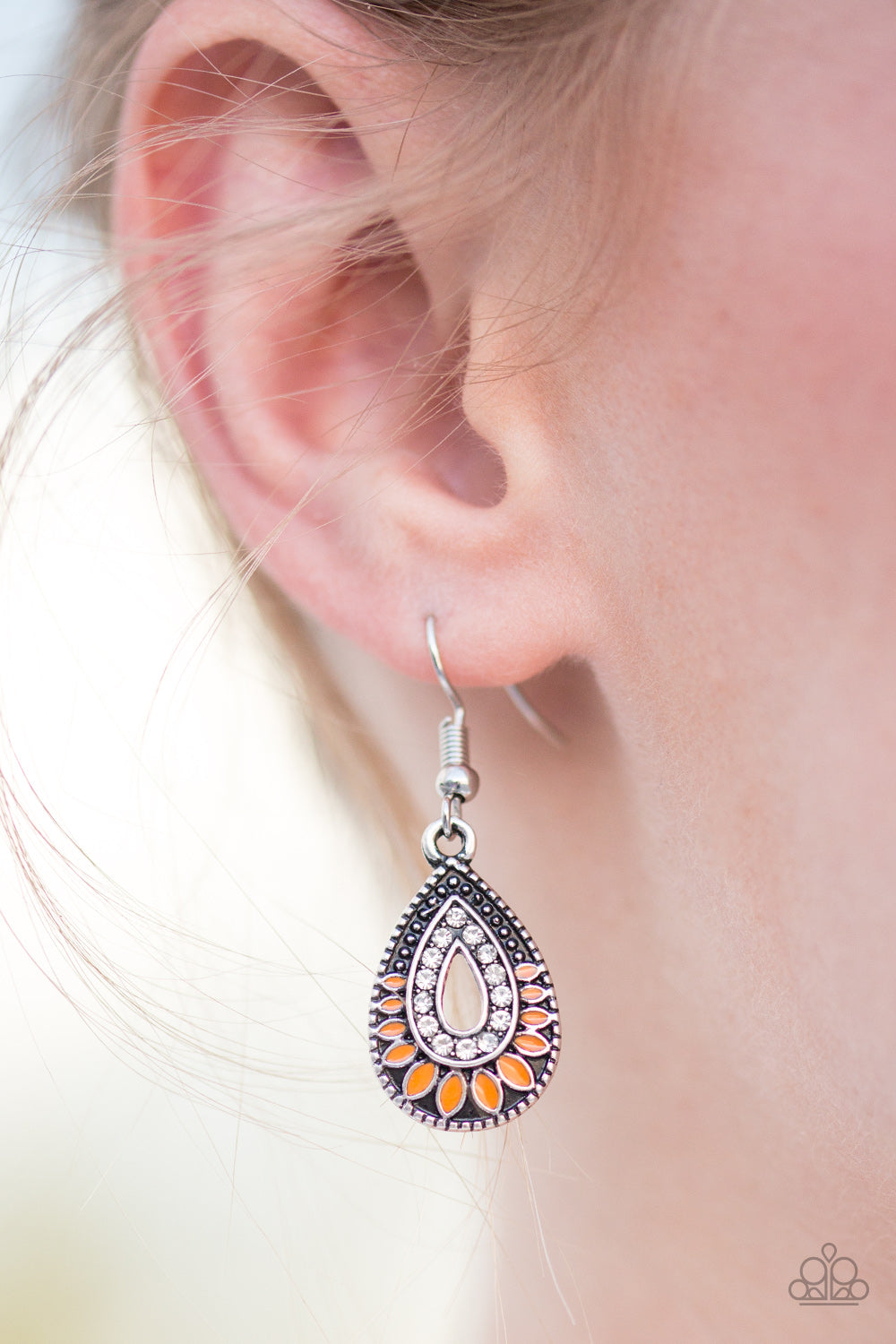 Paparazzi ♥ South Beach Sunsets - Orange ♥ Earrings
