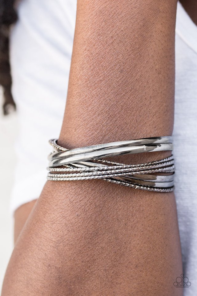 Paparazzi ♥ Drop A BOMBSHELL - Black ♥ Bracelet