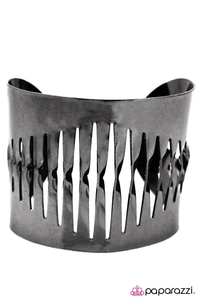 Paparazzi ♥ I Need to Vent - Black ♥ Bracelet