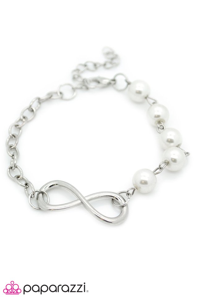 Paparazzi ♥ A Sweet Infinity - White ♥ Bracelet