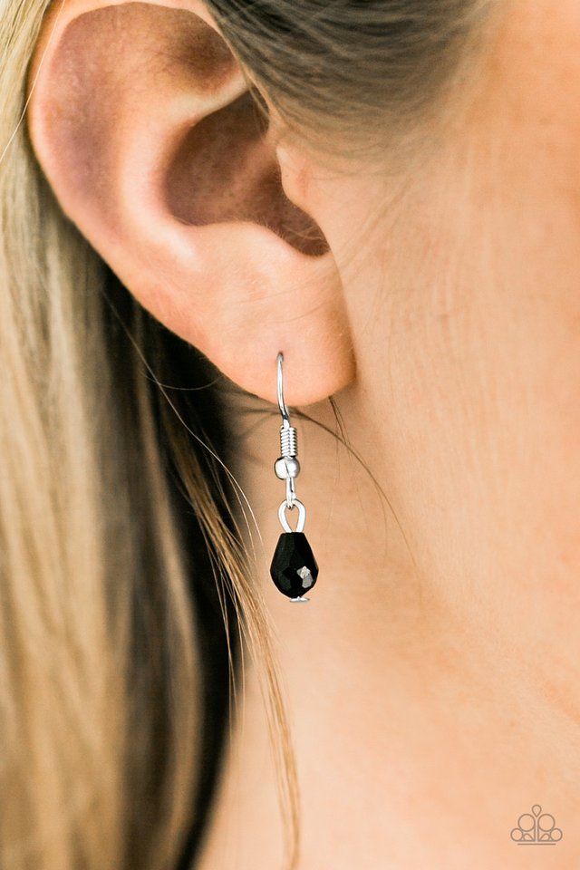 Paparazzi ♥ Diva Dynasty - Black ♥ Necklace