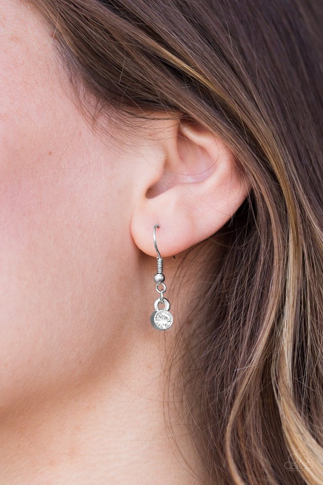 Paparazzi ♥ Forever Glamorous - White ♥ Necklace