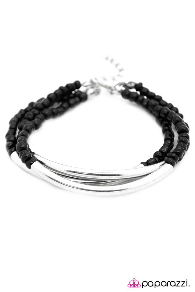 Paparazzi ♥ Threes a Crowd - Black ♥ Bracelet