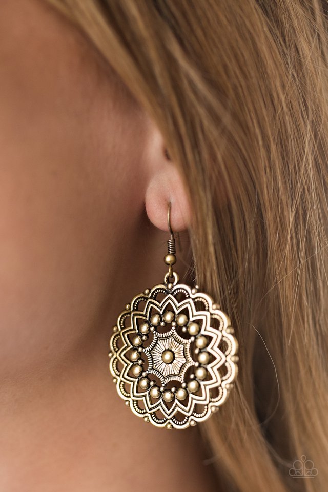Paparazzi ♥ Tahitian Terrace - Brass ♥ Earrings