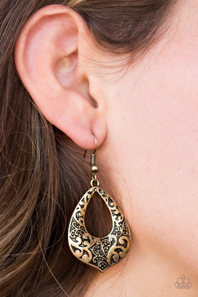 Paparazzi ♥ Ill Be VINE - Brass ♥ Earrings