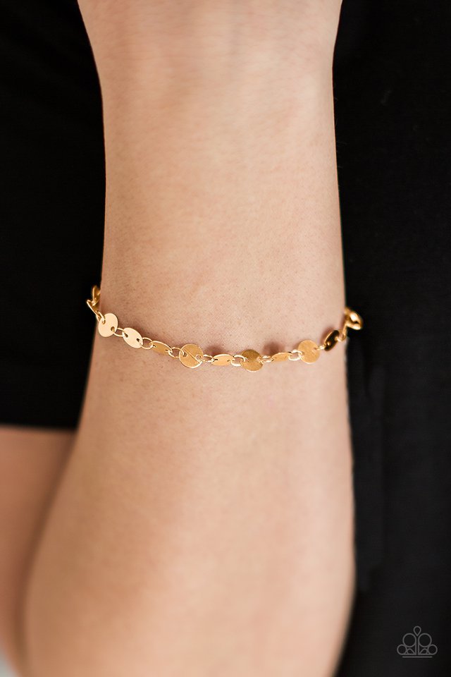 Paparazzi ♥ Spotlight Social - Gold ♥ Bracelet