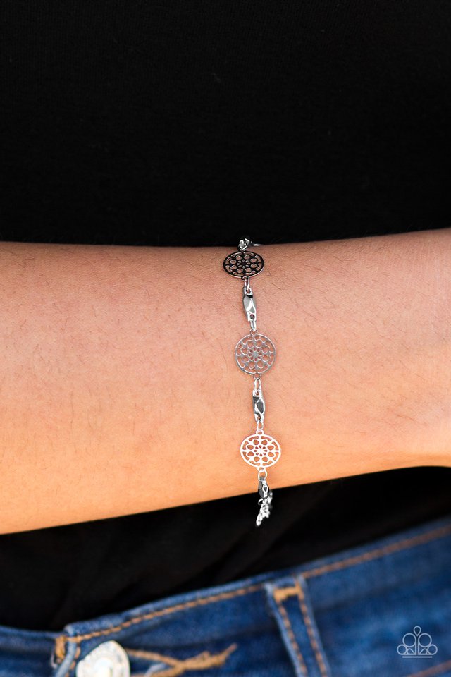 Paparazzi ♥ Only Time WHEEL Tell - Silver ♥ Bracelet