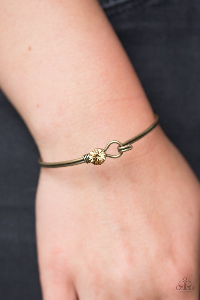 Paparazzi ♥ Sparkle On Fleek - Brass ♥ Bracelet