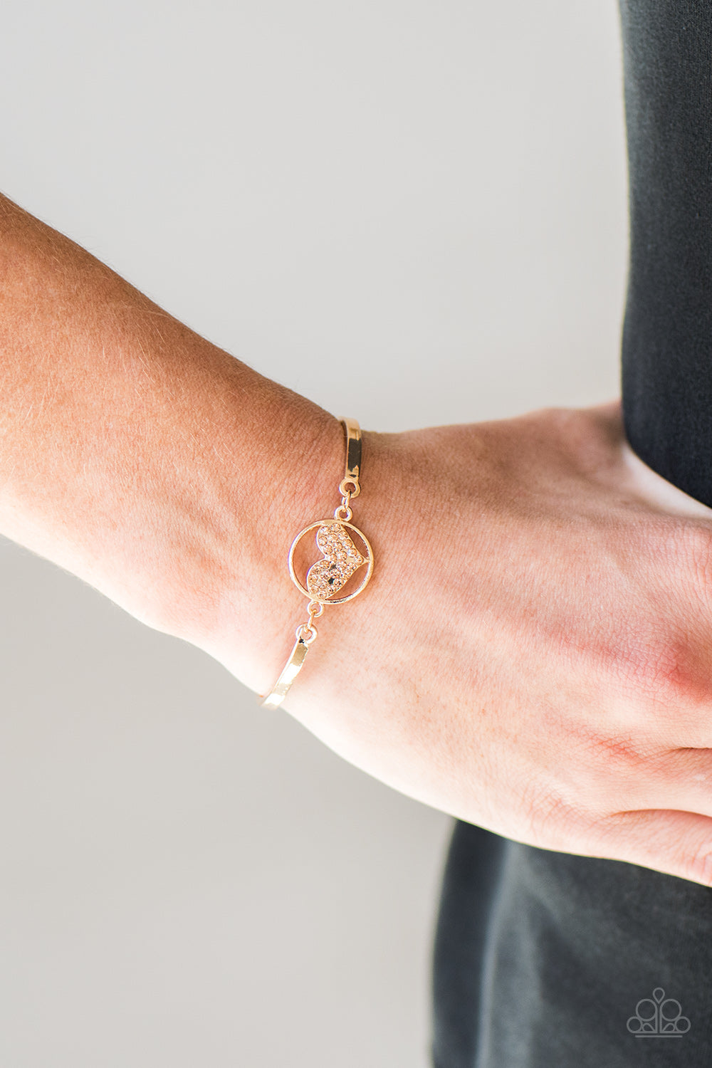 Paparazzi ♥ HEART Knock Life - Gold ♥ Bracelet