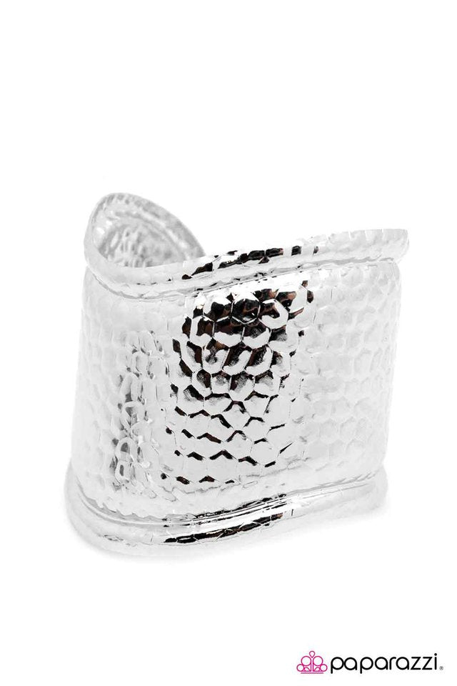 Paparazzi ♥ Invincible - Silver ♥ Bracelet