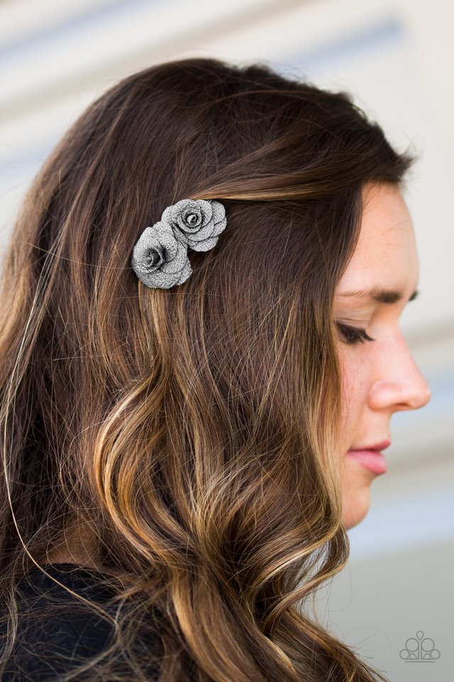 Paparazzi ♥ Bud Out - Silver ♥ Hair Clip