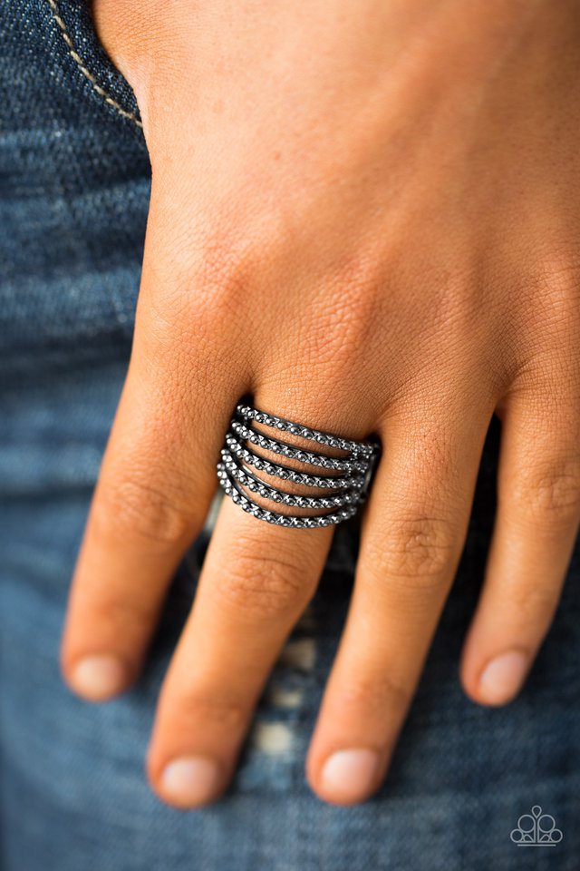 Paparazzi ♥ Ready or DOT - Black ♥ Ring