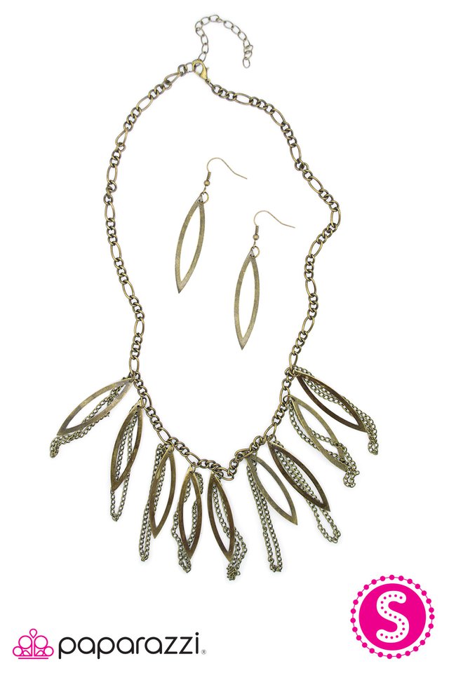 Paparazzi ♥ Flirting with Danger - Brass ♥ Necklace