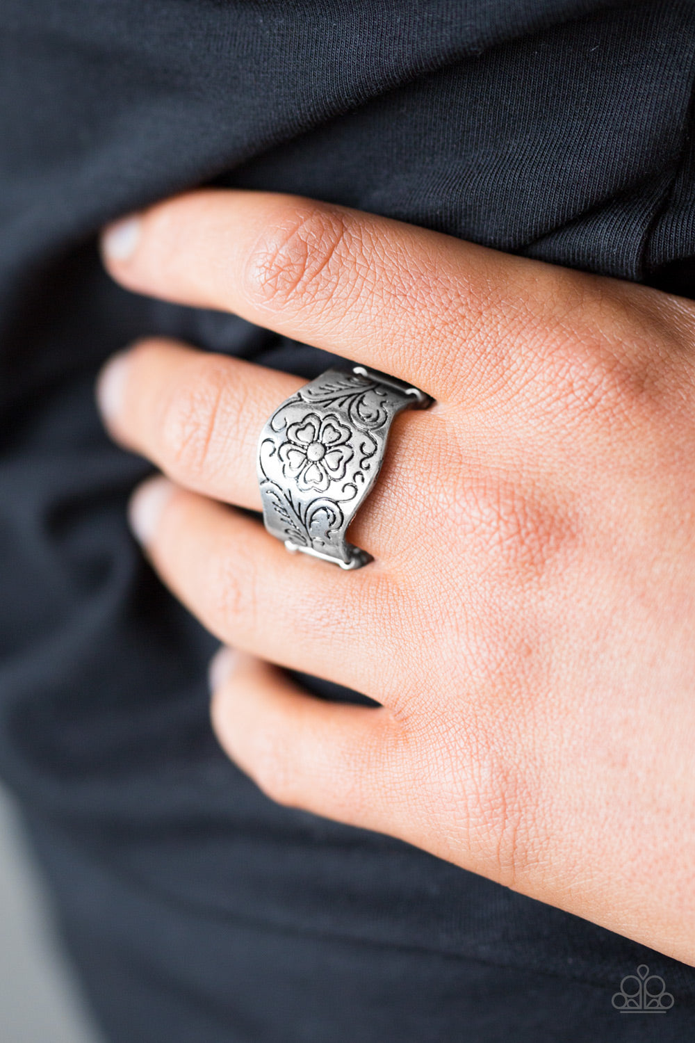 Paparazzi ♥ Feeling Flowery - Silver ♥ Ring