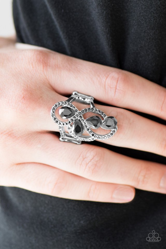 Paparazzi ♥ Wall Street Princess - Silver ♥ Ring