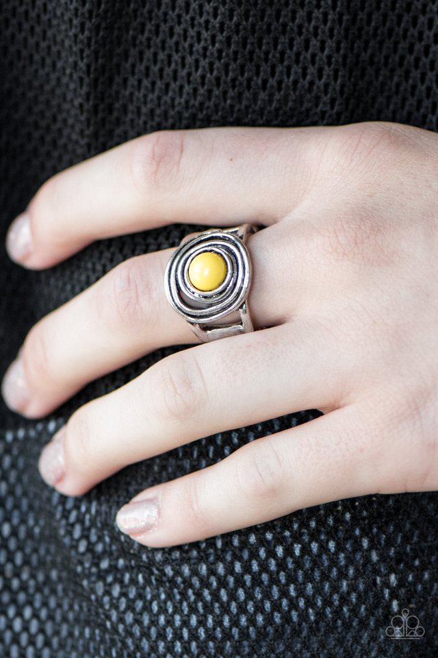Paparazzi ♥ Out Of Control - Yellow ♥ Ring