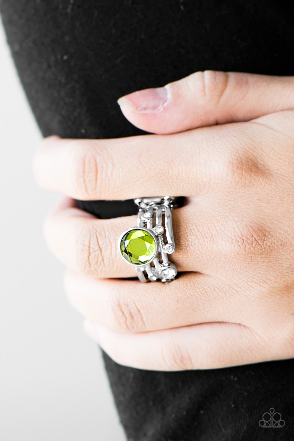 Paparazzi ♥ Pardon My Sparkle - Green ♥ Ring