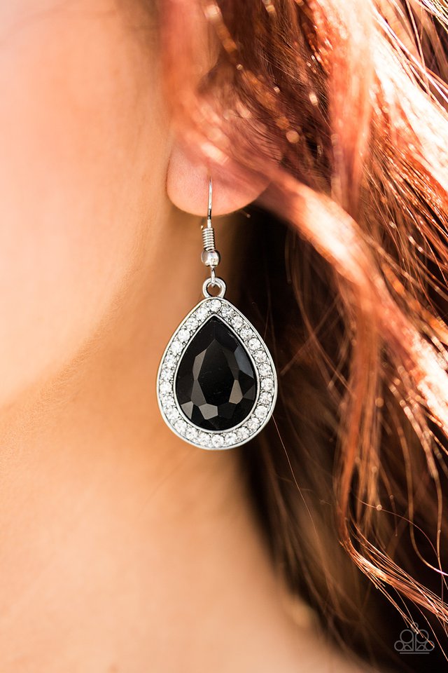 Paparazzi ♥ Are You Sure Thats REGAL? - Black ♥ Earrings
