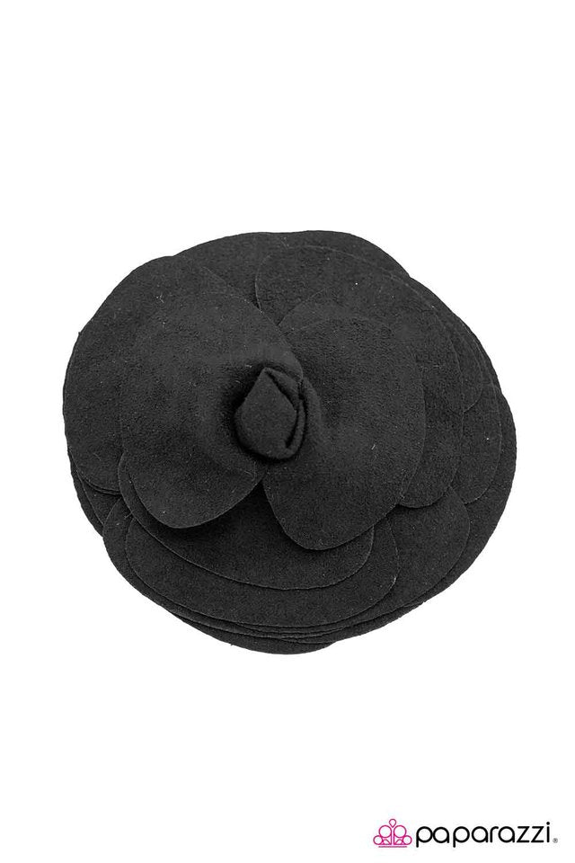 Paparazzi ♥ Fanned Out - Black ♥ Hair Clip