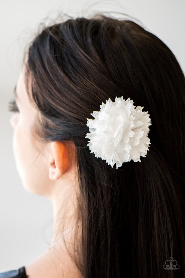 Paparazzi ♥ Blooming Fields - White ♥ Hair Clip
