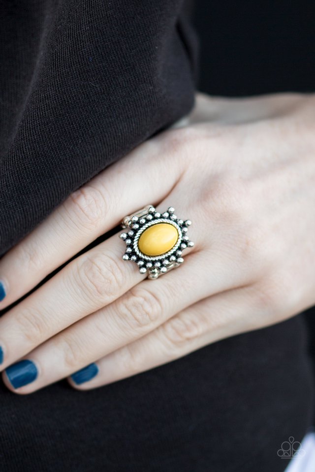 Paparazzi ♥ Seasonal Sunshine - Yellow ♥ Ring