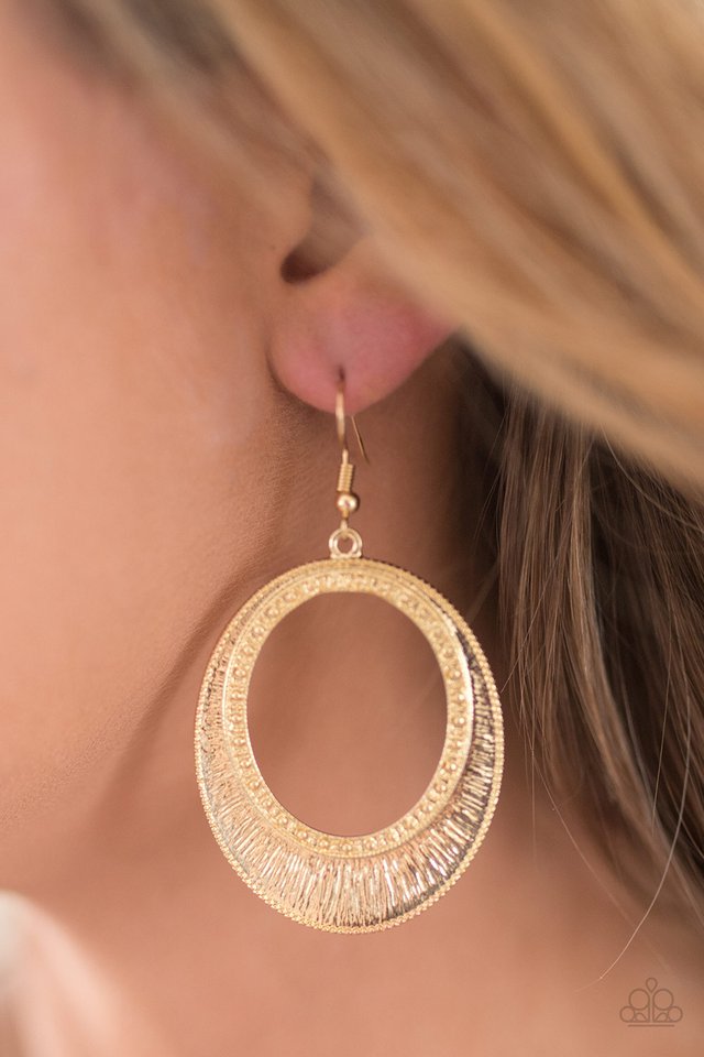 Paparazzi ♥ A GLEAM Come True - Gold ♥ Earrings