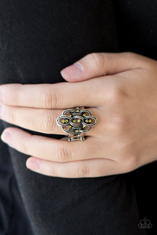 Paparazzi ♥ Unlimited CACHE - Green ♥ Ring