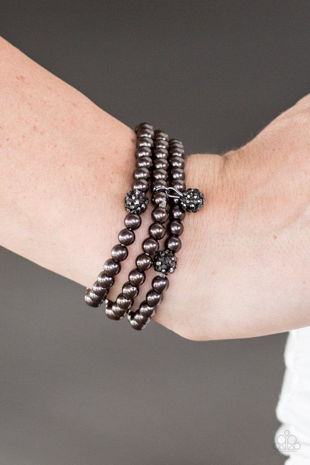 Paparazzi ♥ Certainly Cinderella - Black ♥ Bracelet