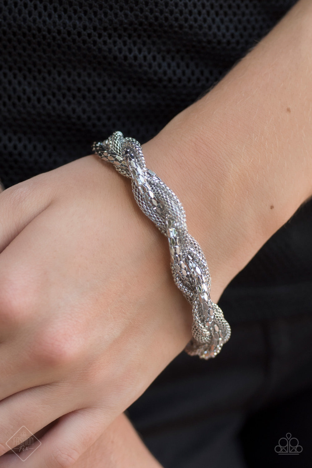 Paparazzi ♥ Metal Marvel - Silver ♥ Bracelet