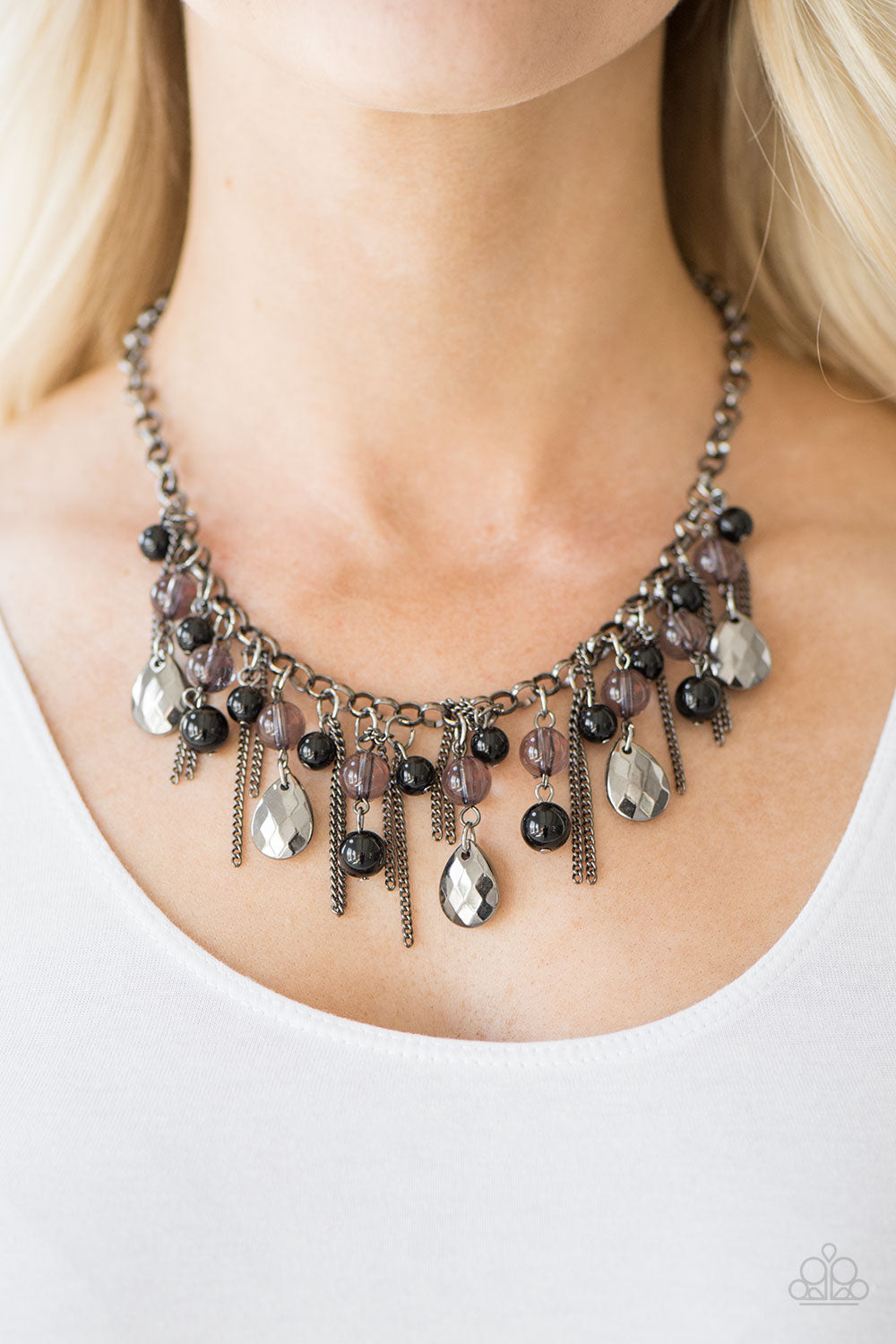 Paparazzi ♥ Here Comes The Storm - Black ♥ Necklace
